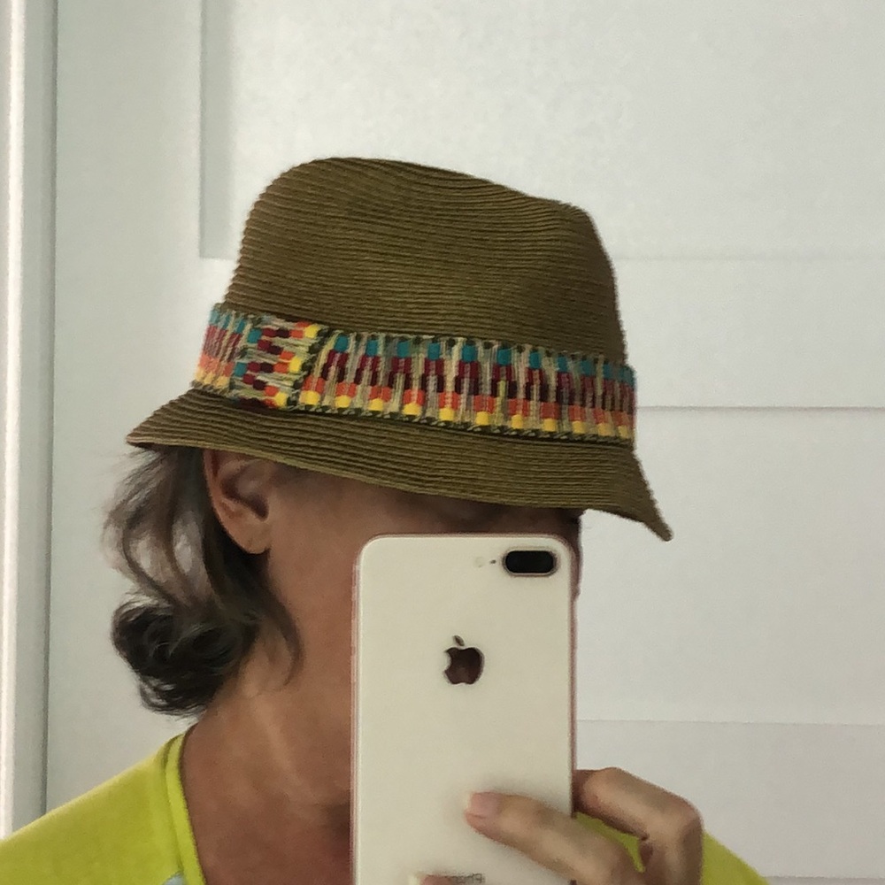 Stylish Brown Fedora with Multicolor Band! Vintage! PreLoved! Unisex!